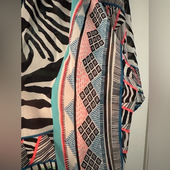 Express Colorful Zebra Print Kimono - Picture 4 of 6